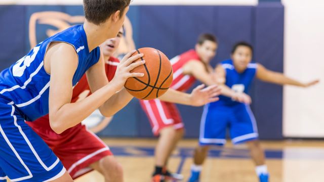 バスケットボールの素材の違いとは？用途や使い心地に合わせた選び方のポイント