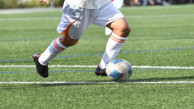 おすすめのサッカーボールを紹介｜年齢・目的・グラウンドの種類別に解説
